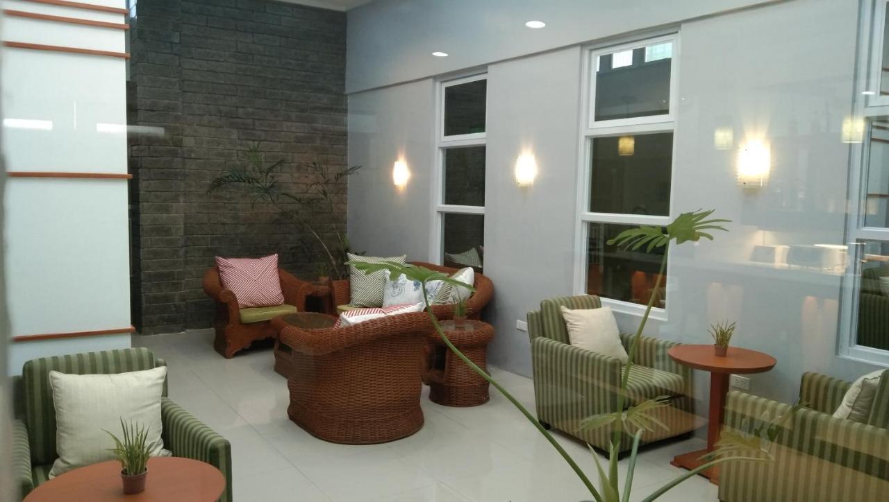 Sarita Bed And Breakfast Laoag Exteriör bild