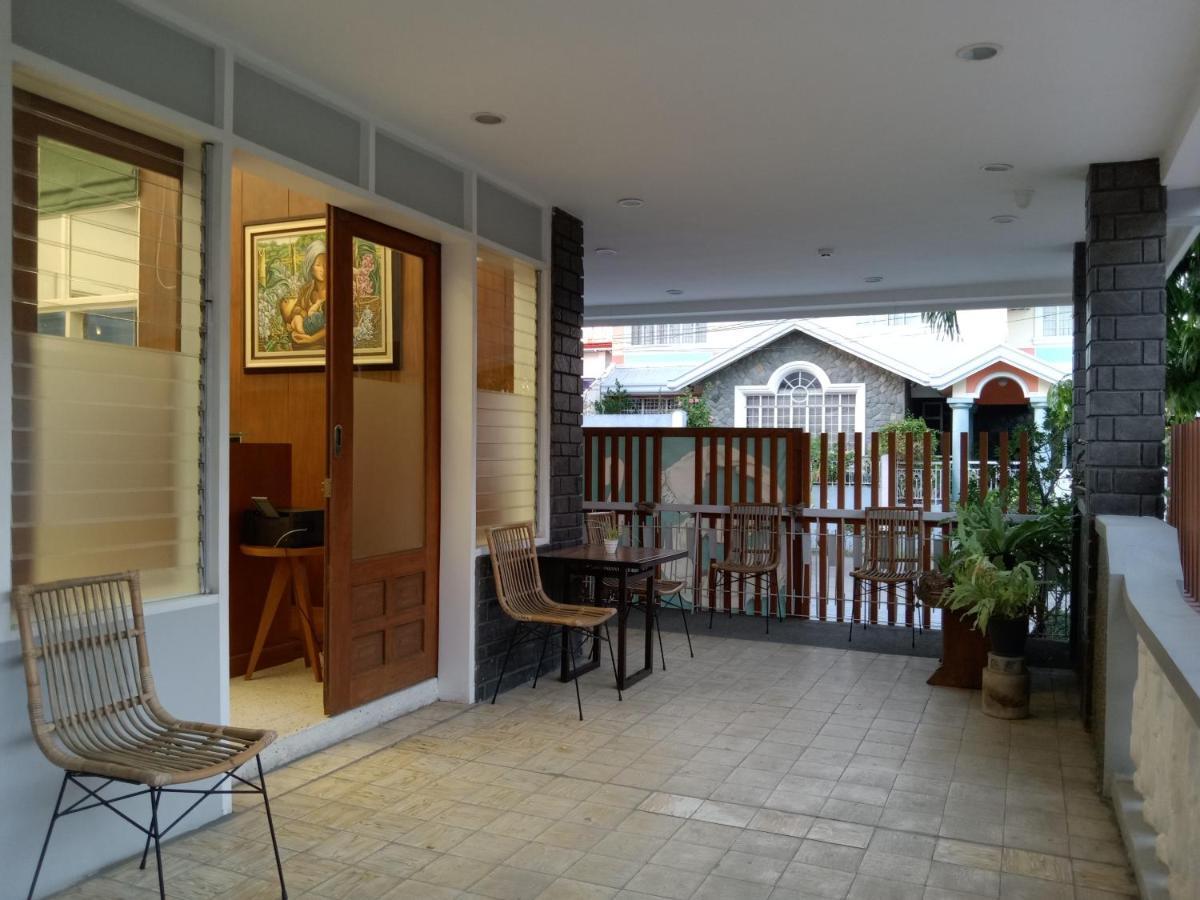 Sarita Bed And Breakfast Laoag Exteriör bild